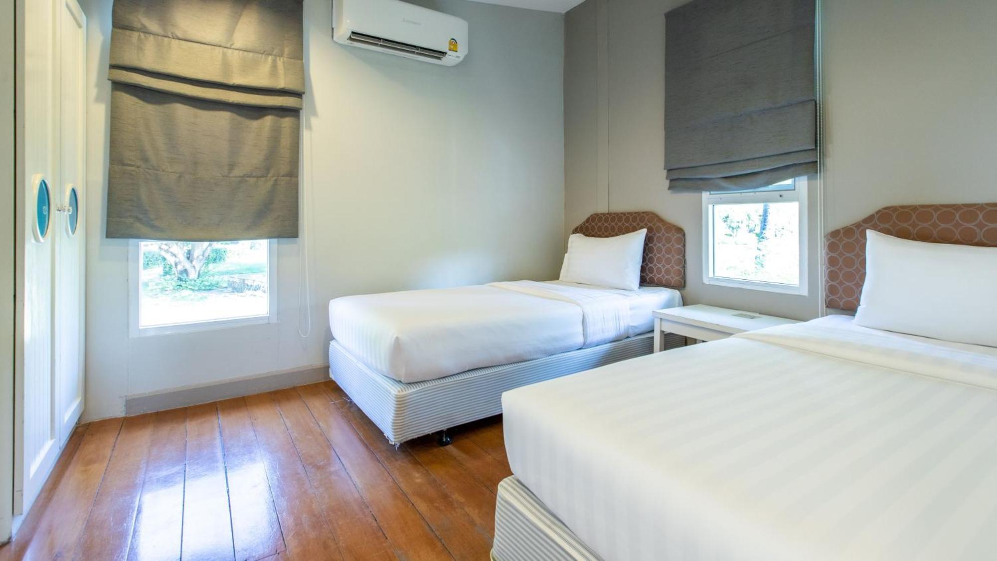 Bangsaen Heritage Hotel - SHA Plus Certified Exterior foto