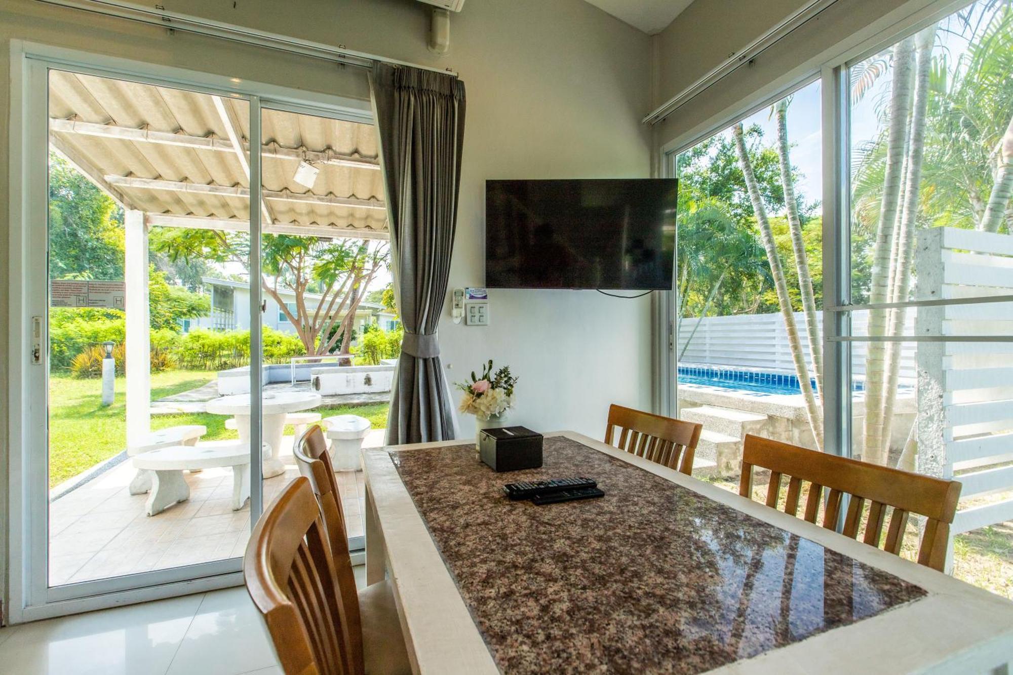Bangsaen Heritage Hotel - SHA Plus Certified Zimmer foto