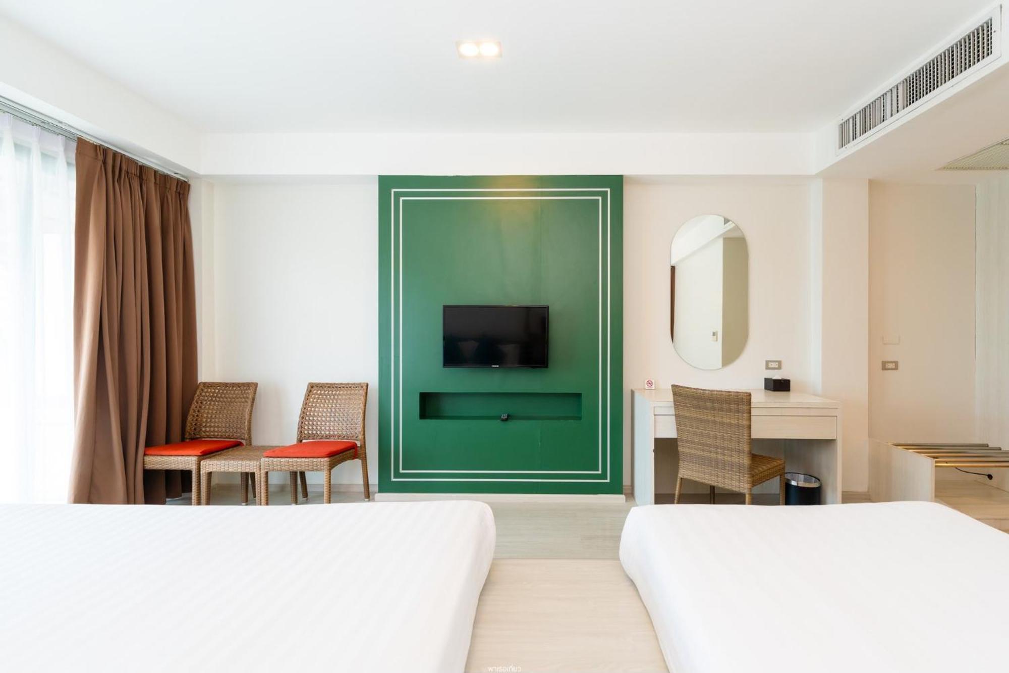 Bangsaen Heritage Hotel - SHA Plus Certified Zimmer foto
